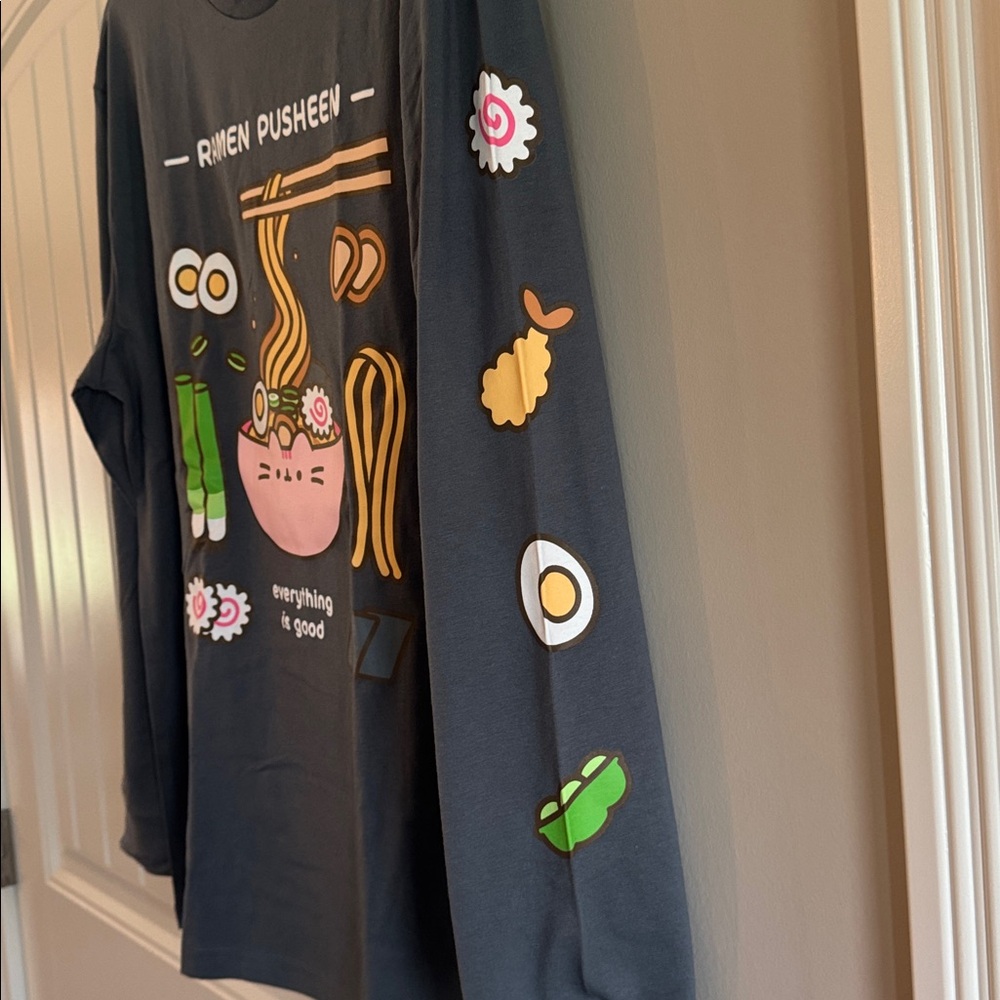 NWT🌟 PUSHEEN box exclusive🩶 Ramen PUSHEEN Long sleeved shirt. - Picture 6 of 8